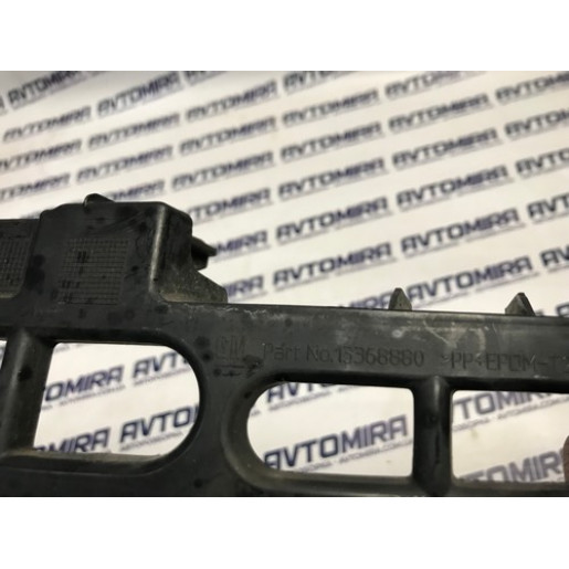 Кронштейн переднего бампера левый Opel Astra J 2013-2015 13368880
